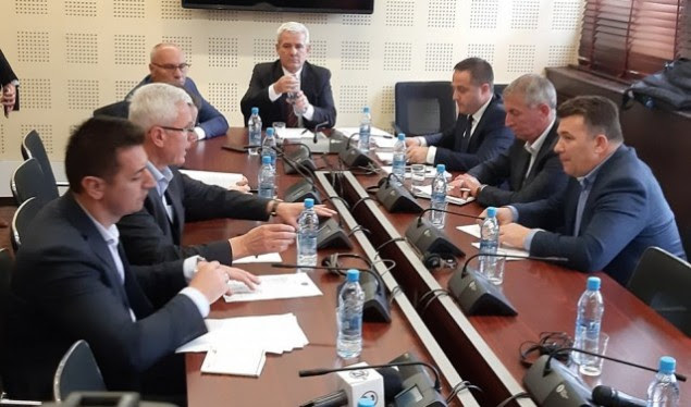 Komisioni hetimor për dëbimin e shtetasve turq miraton draft-raportin
