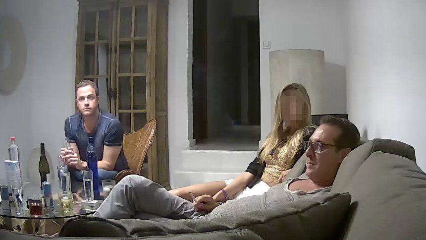 Jep dorëheqje zv/kancelari i Austrisë që u filmua duke ofruar kontrata qeveritare në këmbim vote