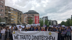 Nis marshi në përkrahje të viktimave të dhunës seksuale
