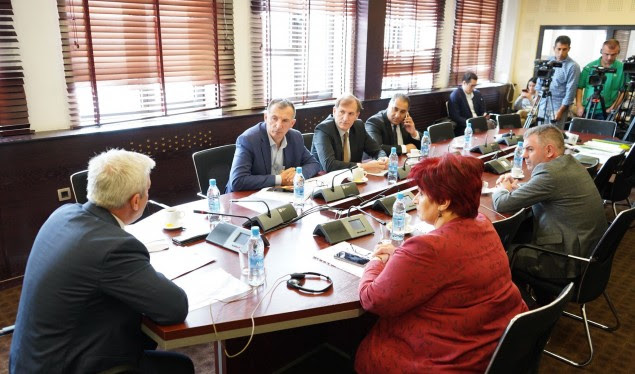 Nuk shqyrtohet Ligji për Zgjedhjet e Përgjithshme, mungojnë deputetët