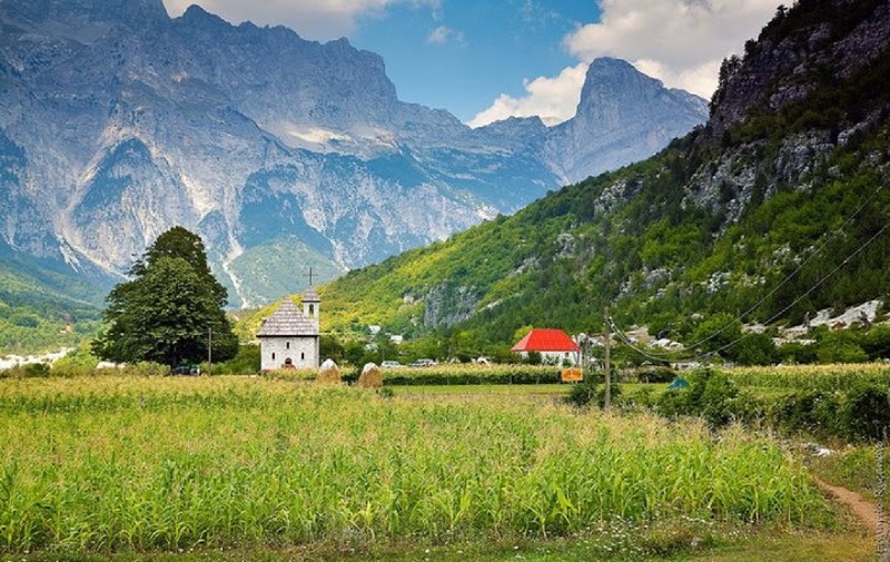 Fluks turistësh në alpet e Shqipërisë, kryesojnë të huajt