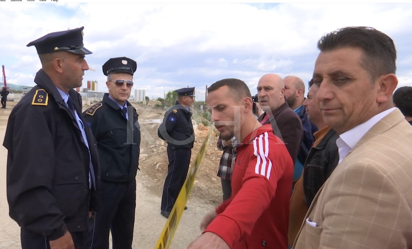 Protestuesit e fshatrave të Kaçanikut para “Bechtel Enkas” paralajmërojnë bllokimin e rrugës