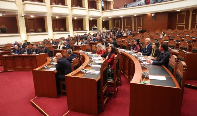 Betohen edhe dy deputetë të rinj në Kuvendin e Shqipërisë