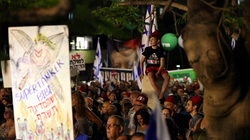 Izraelitët kundër imunitetit të Netanyahut, e krahasojnë me Erdoganin
