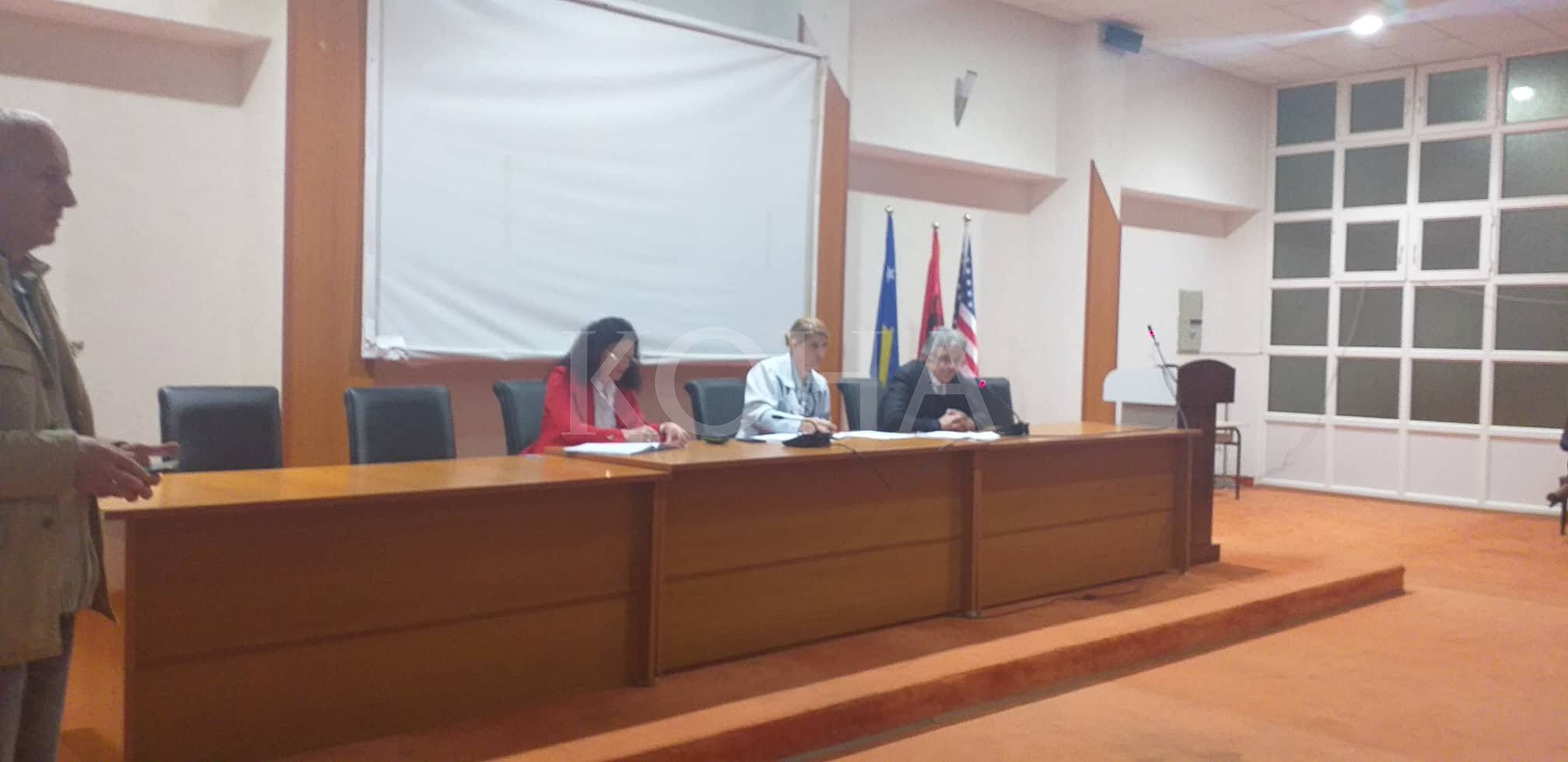 Kuvendi i Deçanit i kërkon nivelit qendror të bëjë zgjidhje për pronat rreth Manastirit