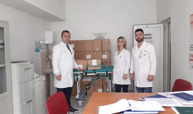 Nëna për Fëmijë dhe AmeriCare dorëzojnë në Klinë medikamentin “Amoxicilin”