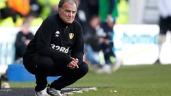 Bielsa mbetet te Leedsi