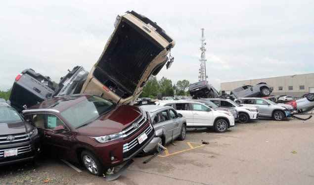 Rreth 500 vetura dëmtohen nga një tornado në Missouri