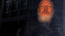 Assange i sëmurë, nuk shfaqet në videolidhjen e seancës gjyqësore për ekstradim
