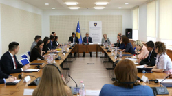 Thaçi dënon sulmin ndaj gruas rome: Kosova është shtëpi e të gjitha komuniteteve