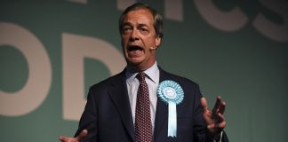 Eurofobi Farage sfidon Johnson për zgjedhjet e ardhshme britanike