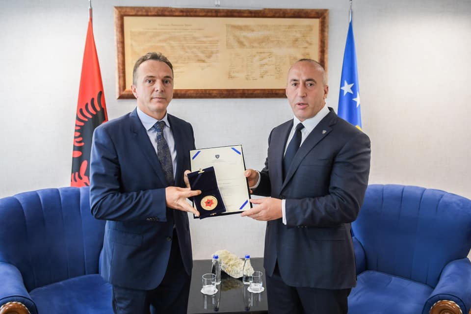 Haradinaj thotë se Maxhuni u dorëhoq për arsye shëndetësore, Ibishi s’e beson