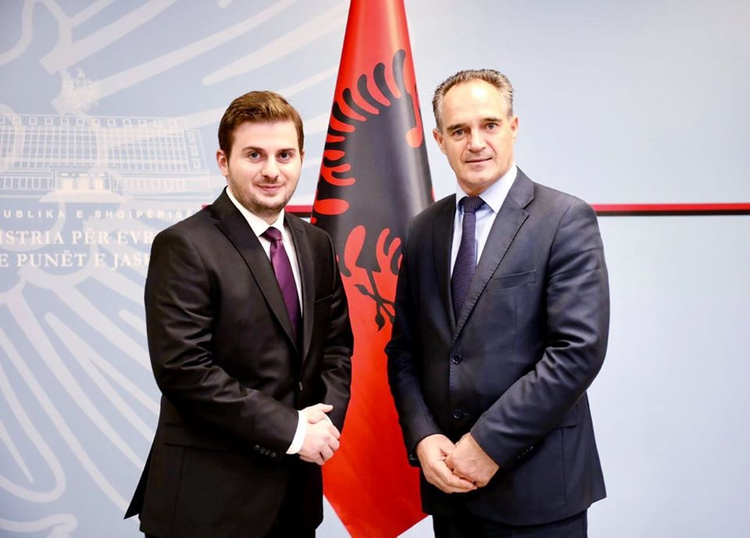 Albanien gegen Kosovo Flaggen zweier Länder - Illustration