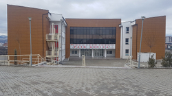 Ferizaj me projekt për sigurimin e shkollave me roja fizike