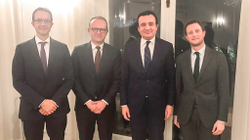 Kurti takohet me tre këshilltarë të Macronit, diskuton për ‘ndryshimin e madh politik’