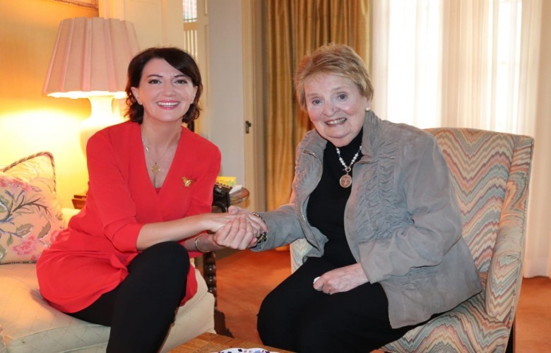 Albright i thotë Jahjagës: Nuk e harroj kurrë mikpritjen e Kosovës