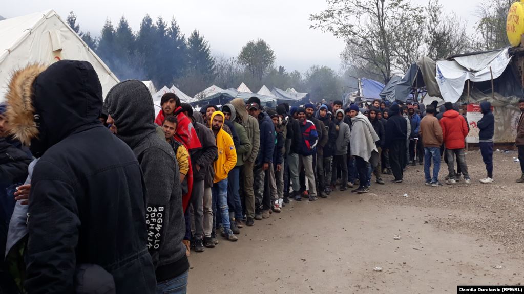 BE-ja i bën thirrje BeH-së për mbylljen urgjente të kampit të migrantëve në Vuçjak