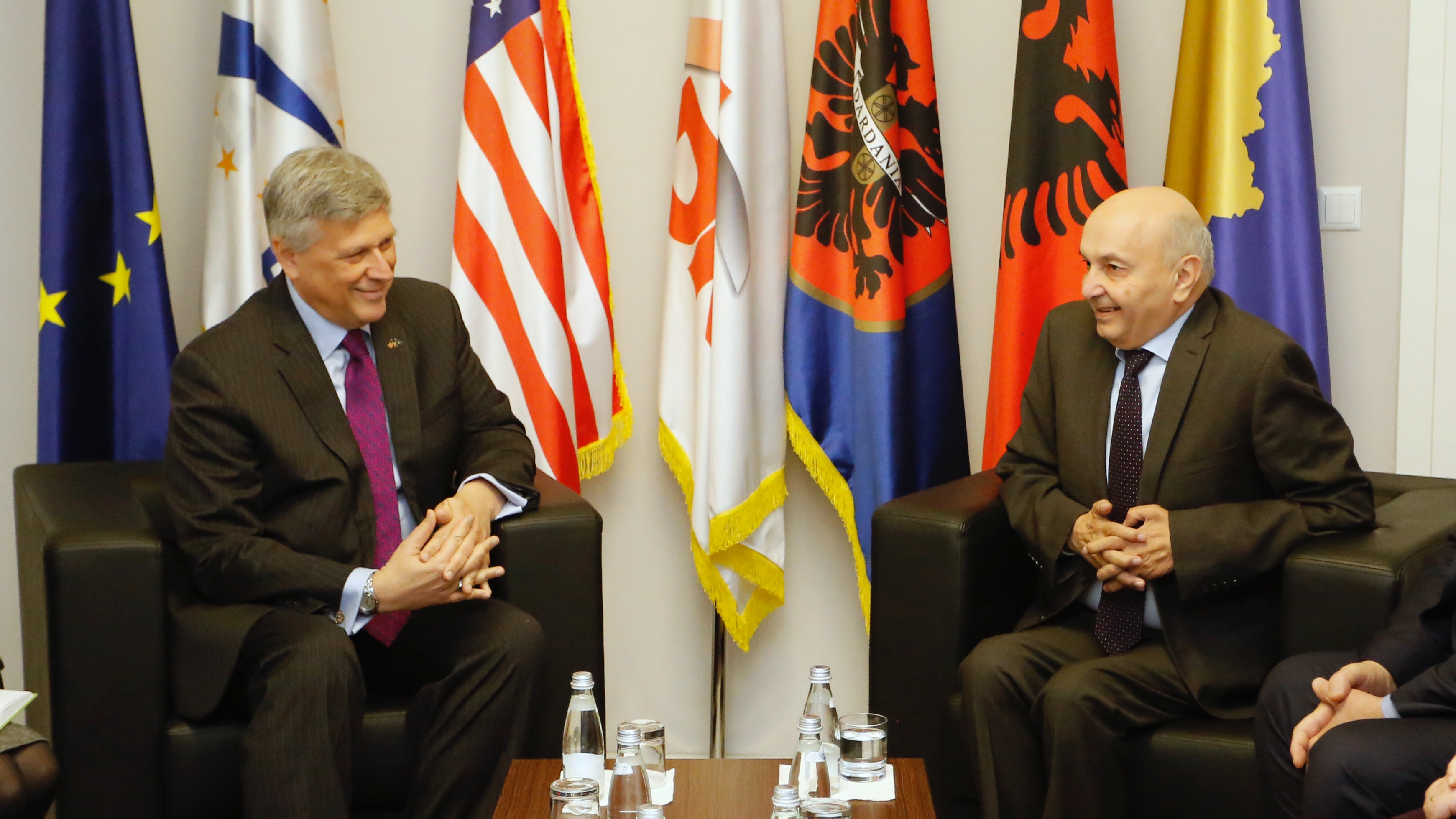 Mustafa takon ambasadorin Kosnett, bisedojnë për takimet LDK-VV