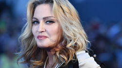 Madonna u kërkon politikanëve amerikanë kontroll më të rreptë të armëve