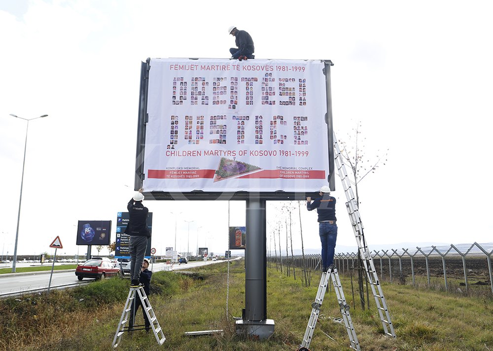 Familjarët kërkojnë edhe kompleksin memorial për 1,432 fëmijë të vrarë