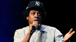 Jay-Z padit zyrtarët e burgut në Misisipi
