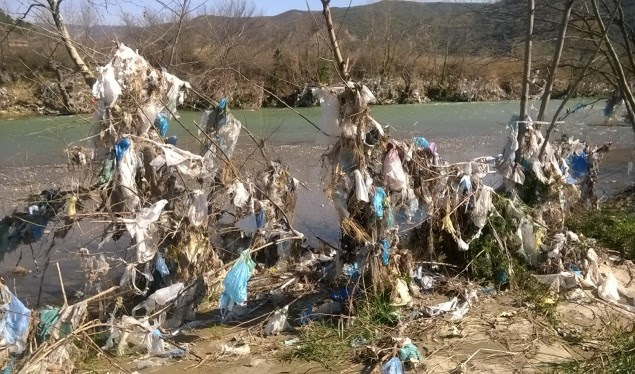 Ndalimi i shitjes së qeseve të plastikës do të ndikonte në ruajtjen e mjedisit