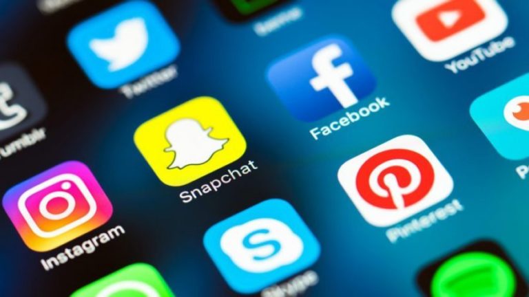 Braktisja e mediave sociale ju shpëton nga vetmia dhe depresioni