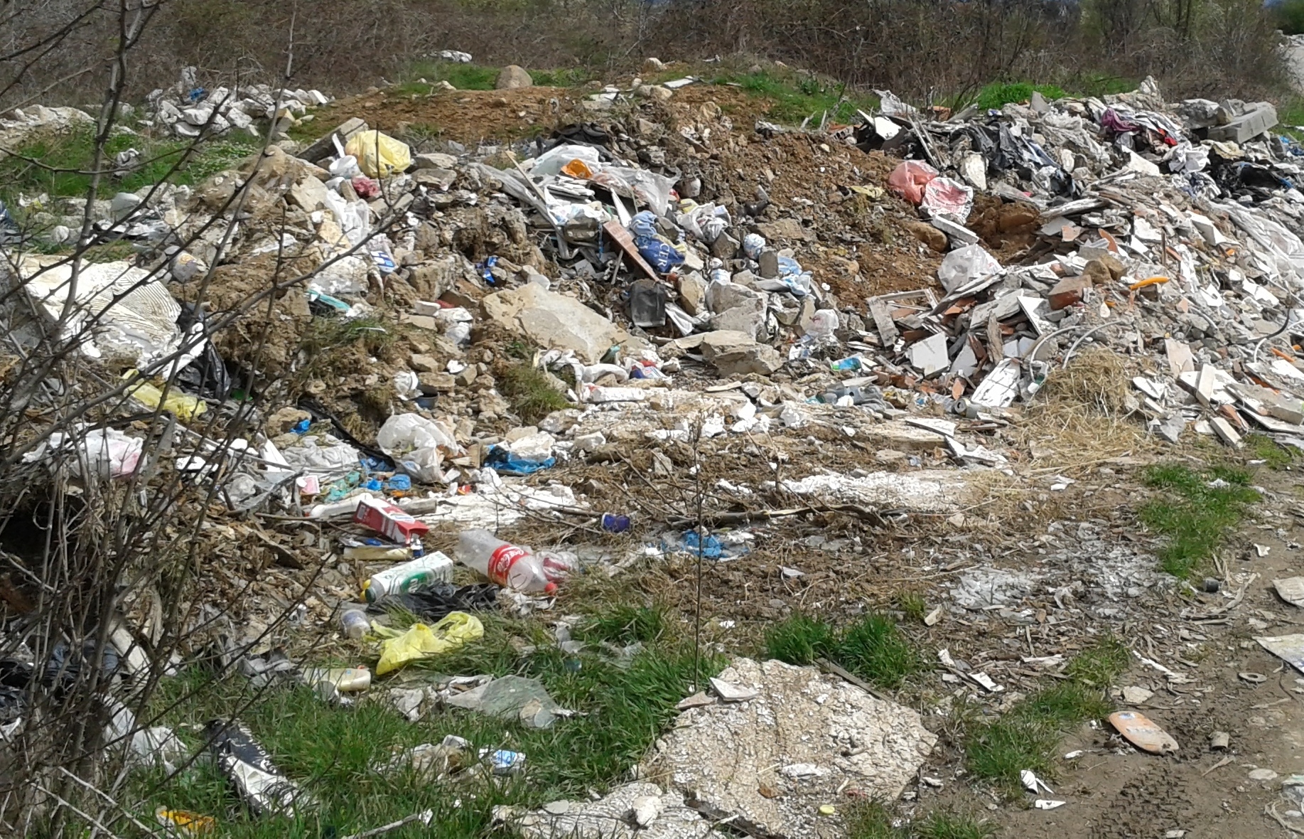 Caktohet lokacioni i deponisë për mbeturinat inerte në Deçan