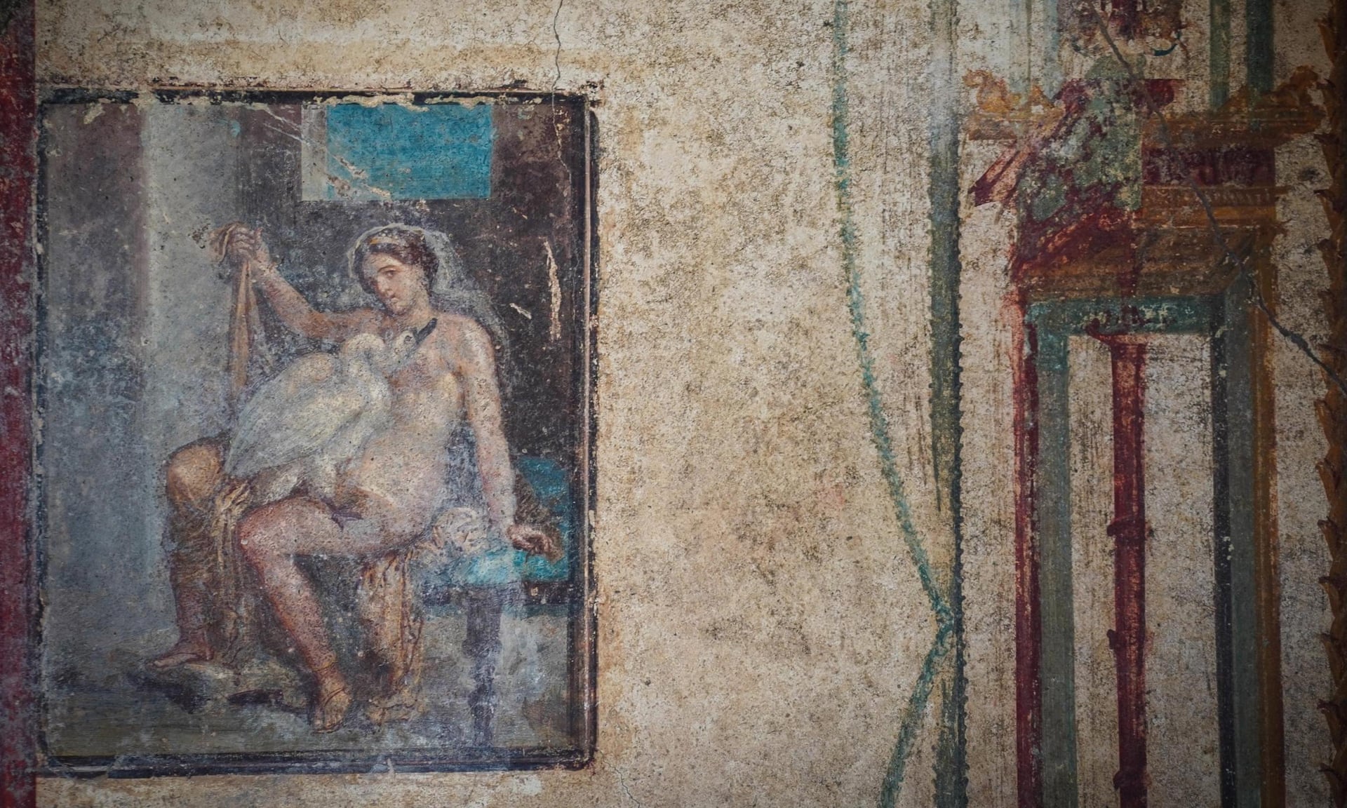 Murali që paraqet mitin grek në Pompei, ekspozohet për publikun