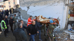 Tërnava ngushëllon familjet e viktimave të tërmetit në Shqipëri, “jemi pranë vëllezërve e motrave në Shqipëri”