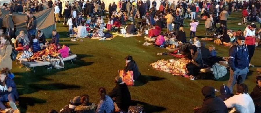 Tërmeti dëmtoi 18 pallate në Kurbin, banorët qëndrojnë në çadra