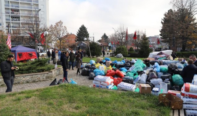 Deçanasit dhurojnë mbi 20.000 mijë euro për të prekurit nga tërmeti në Shqipëri