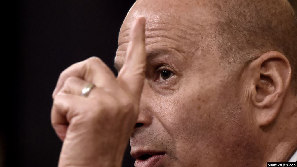 Ambasadori amerikan në BE akuzohet për sjellje të keqe seksuale