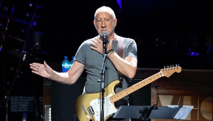 Pete Townshend kërkon falje për komentet rreth shokëve të vdekur të bendit