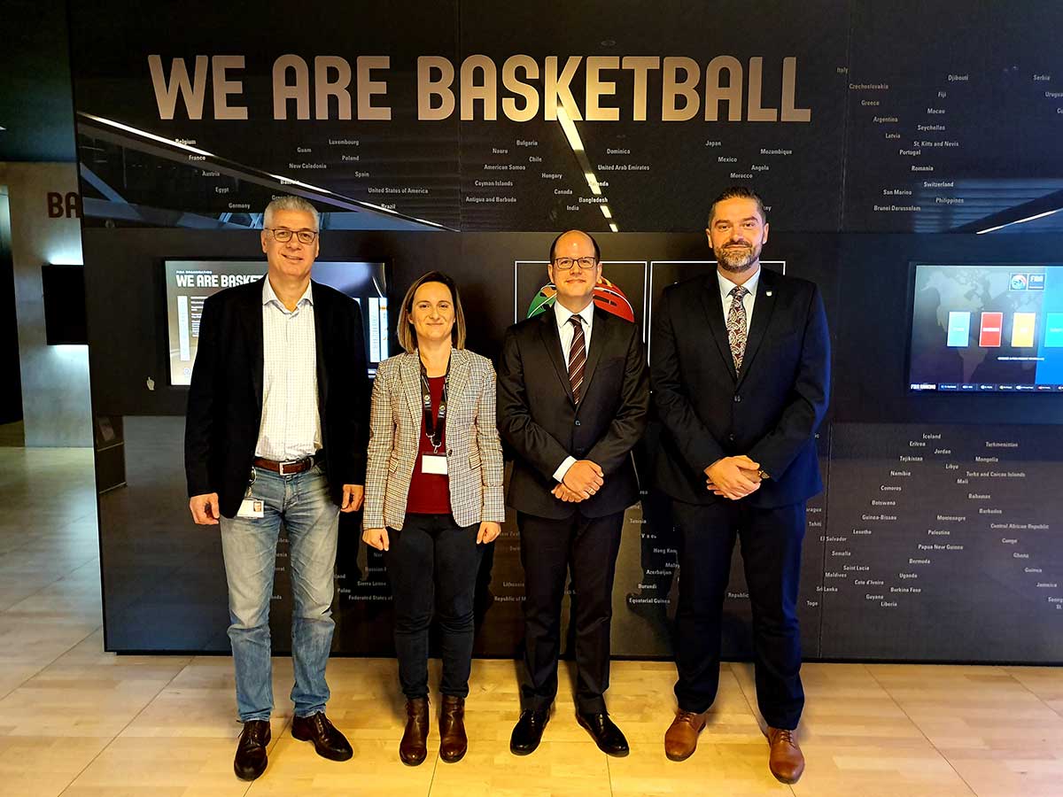 Zyrtarët e FBK-së takohen me ata të FIBA-s, diskutojnë për edukimin e trajnerëve dhe qeverisjen e klubeve