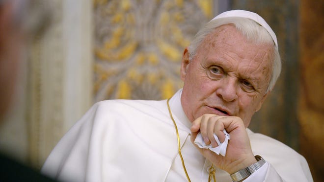 Anthony Hopkins mahnitet nga rikrijimi i Kapellës Sistine në “The Two Popes”