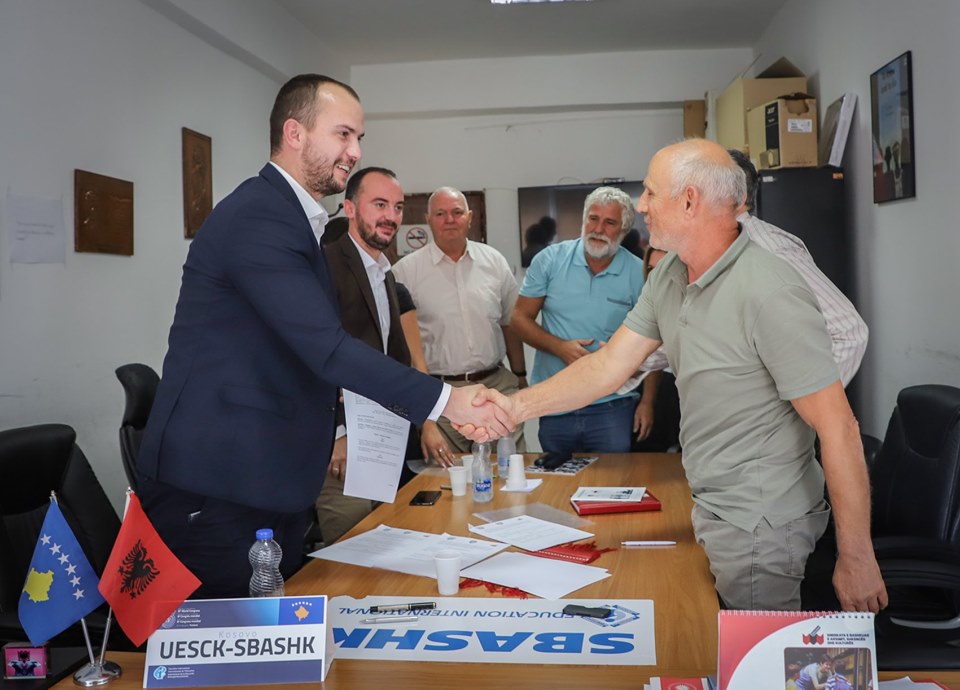 Mësimdhënësit që mbesin pa punë në Kamenicë marrin 70 për qind të pagës deri të gjejnë punë