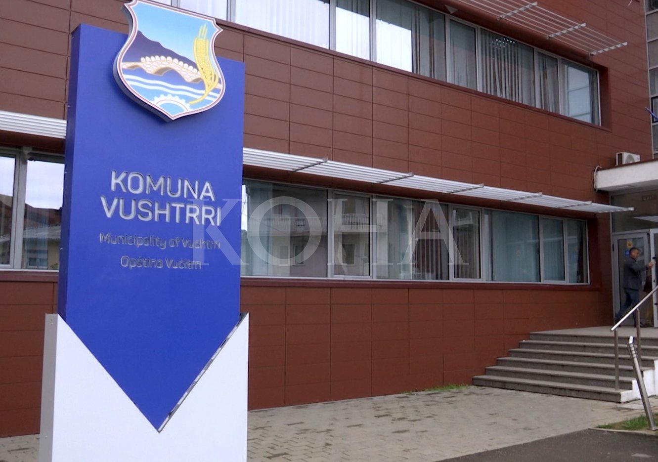 Video-skandali në Vushtrri - kërkohet paraburgim për vëllanë e kryetarit, ky nuk flet