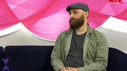 Regjisori Besim Ugzmajli flet për suksesin e filmit “Rruga”