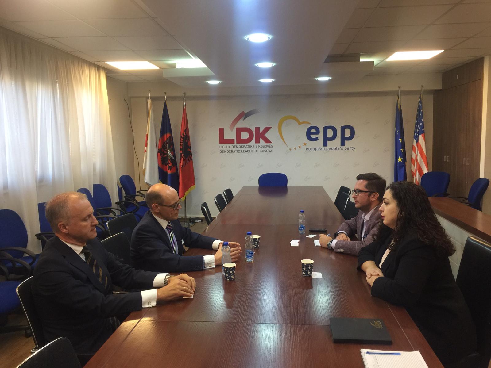 Osmani takon diplomatët norvegjezë, këta i premtojnë ndihmë në dialogun Kosovë-Serbi