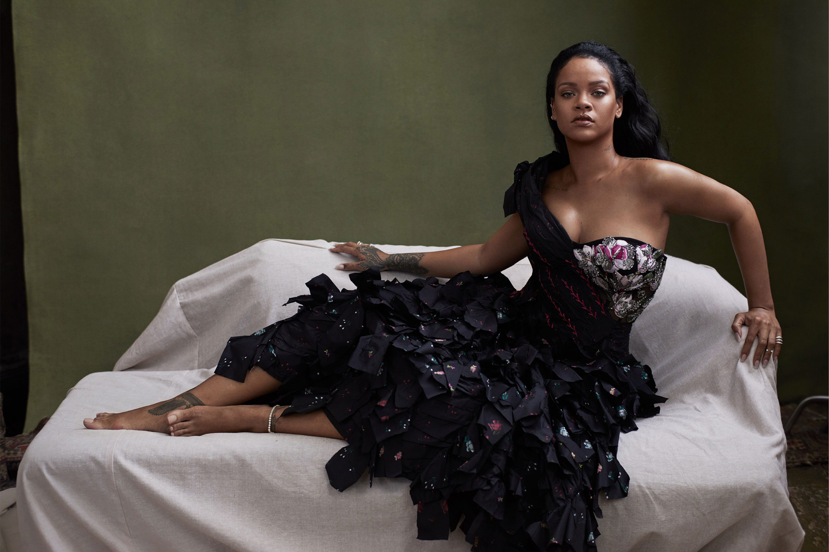 Rihanna do ta dizajnojë fustanin e nusërisë bashkë me Gallianon