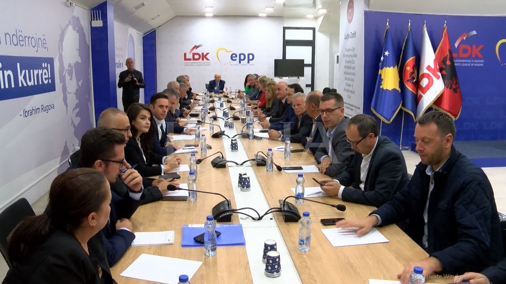 Luhatjet e LDK-së, paradite thotë se s’komunikon me VV-në pa rezultate e pasdite po