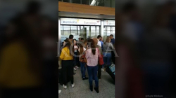Sëmuret stjuardesa, 40 udhëtarëve të linjës Prishtinë- Koln u shtyhet fluturimi për nesër