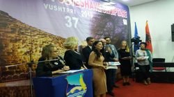 Etleva Tafa fituese e çmimit të parë në Takimet e Poeteshave Shqiptare në Vushtrri