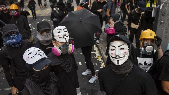 Hong Kongu tërheq zyrtarisht projektligjin që shkaktoi protesta