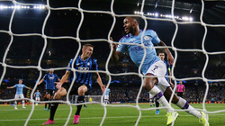 Sterlingu mbetet te Manchester City