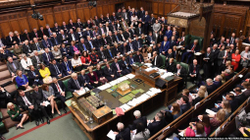 Në Britani miratohet substanca e marrëveshjes për Brexit, por shtyhet data e largimit