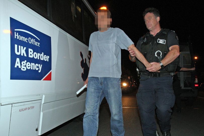 Tragjedia me 39 emigrantët nuk step shqiptarët, sërish mësyjnë Anglinë me kamionë