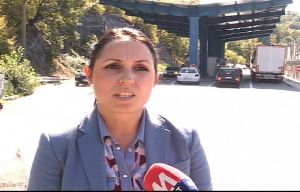 Policia s’e lejon të hyjë në Kosovë ndihmësen e Gjuriqit, ky këtë veprim e quan “egërsi raciste”