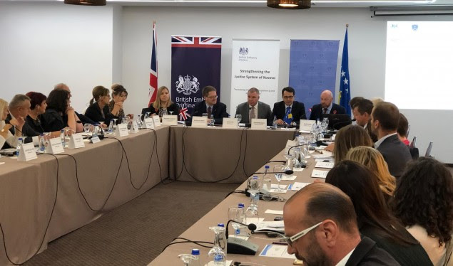 Britania kërkon sistem të pavarur të drejtësisë në Kosovë